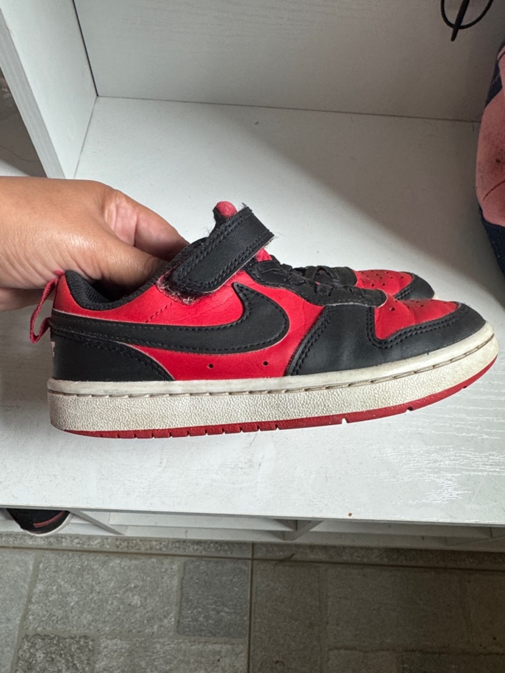 Nike Kids Black and Red Velcro Low-Top Sneakers